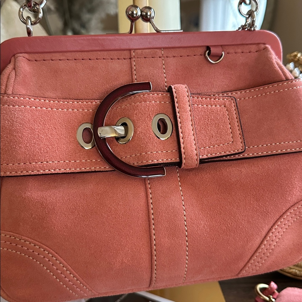Vintage Coach Hamptons Suede Kisslock Bag - Picture 5 of 17